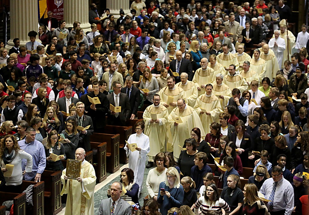 The Processional during the Catholic Schools Week Mass at the Cathedral of Saint Peter in Chains in Cincinnati Tuesday, Jan. 31, 2017. (CT Photo/E.L. Hubbard)