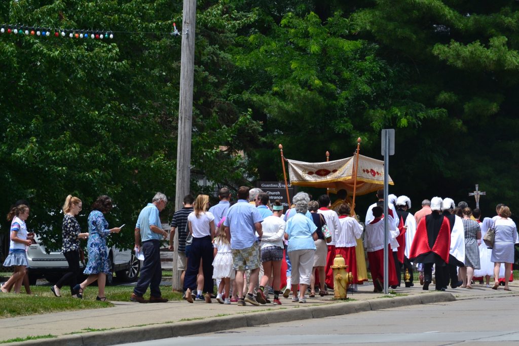 The procession began north before crossing Beechmont Ave. (CT Photo/Greg Hartman)