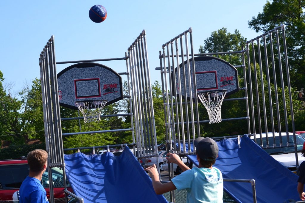 Heading for a basket (CT/Photo Greg Hartman)