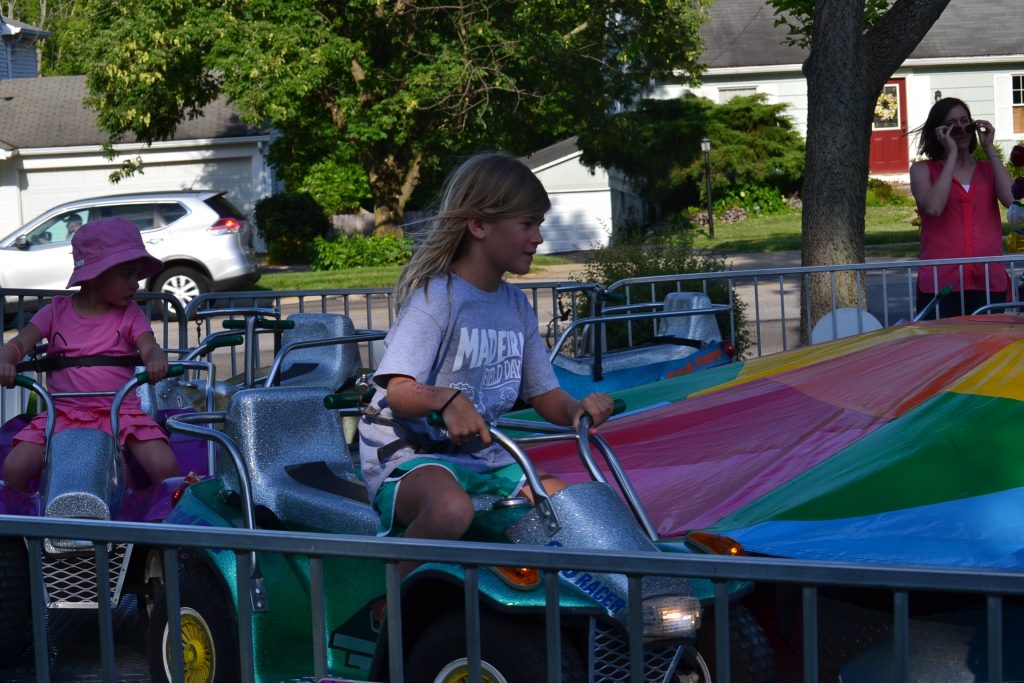 She takes the lead! Fun at the Festival (CT Photo/Greg Hartman)