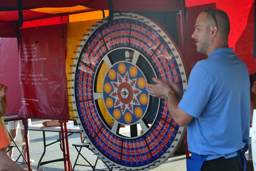 All bets down at the Pick 6 wheel. (CT Photo/Greg Hartman)