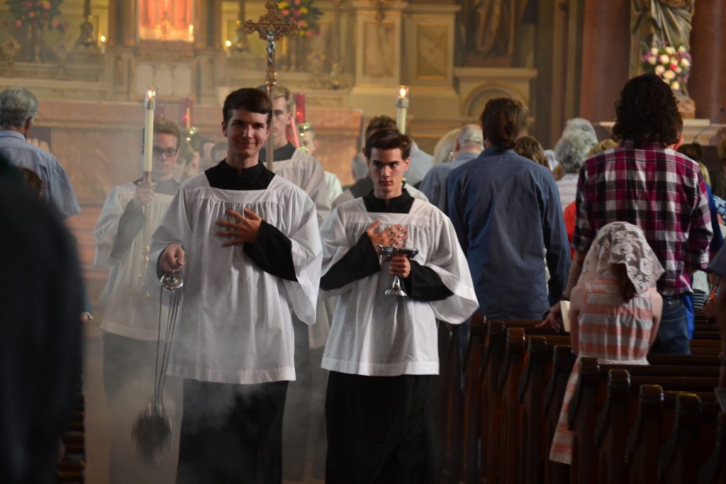 Recessional of the 175th Anniversary Mass (CT Photo/Greg Hartman)