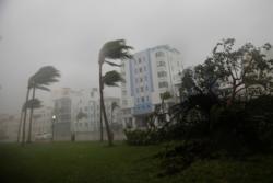 Heavy wind caused by Hurricane Irma is seen in Miami Sept. 10. (CNS 