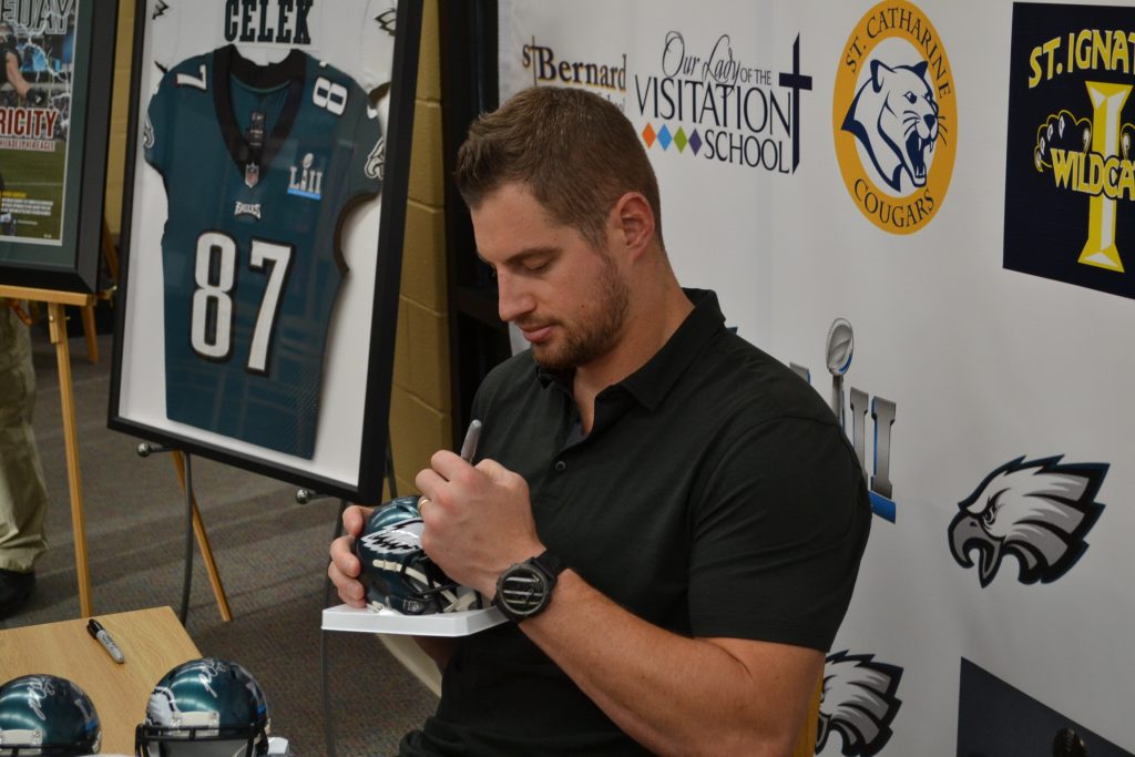 Brent Celek Signs mini-Eagle helmets at La Salle (CT Photo/Greg Hartman)