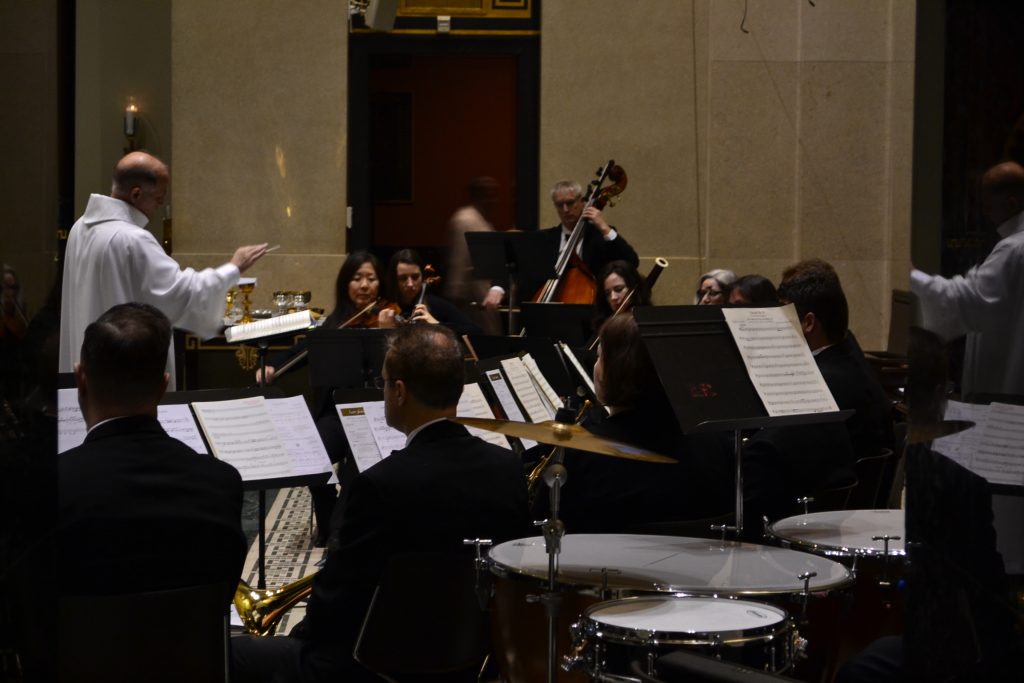 Cincinnati Brassworks and the Chamber Orchestra provided the Festival Prelude music from Bach and Mozart conducted by Anthony DiCello (CT Photo/Greg Hartman)