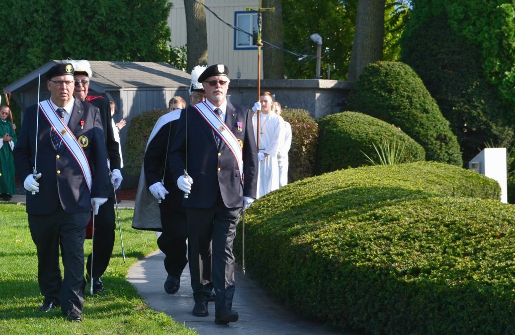 Knights of Columbus lead the Mass Procession (CT Photo/Greg Hartman)