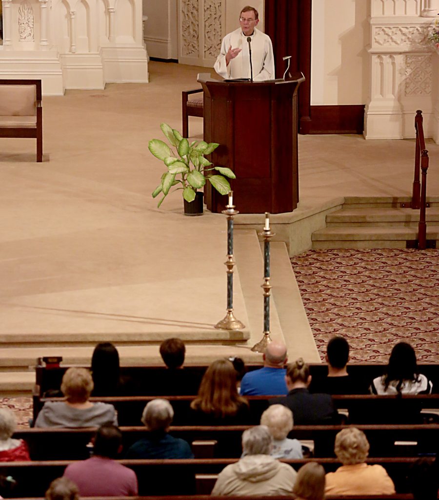 Fr. Mike Pucke explains the history of Maribel Trujillo Diaz’s deportation during a Prayer of Thanksgiving at St. Julie Billiart Parish in Hamilton Tuesday, Sept. 25, 2018. (CT Photo/E.L. Hubbard)