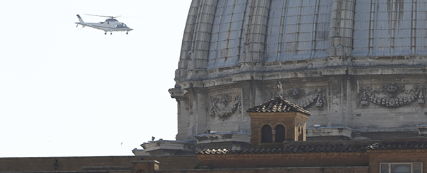 Pope Benedict XVI returns by helicopter to Vatican