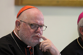 Cardinal Reinhard Marx at the German Bishops' Press Conference at the Pontifical Teutonic College on October 5, 2015. (CNA Photo/ Bohumil Petrik)