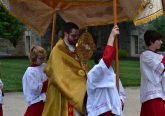 Fr. Alexander Witt arrives at the foot of the steps at the Athenauem of Ohio. (CT Photo/Greg Hartman