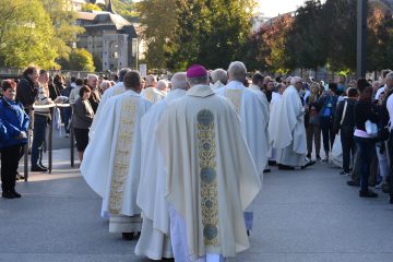 Procession of the English Speaking Mass at Lourdes France, September 29, 2017 (CT Photo/Greg Hartman)