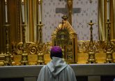 Archbishop Schnurr in prayer at the Statewide Day of Adoration for Vocation (CT Photo/Greg Hartman)