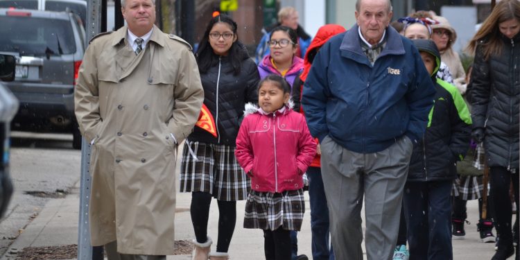 A chilly morning greeted the students arriving for the Catholic Schools Week Mass. (CT Photo/Greg Hartman)