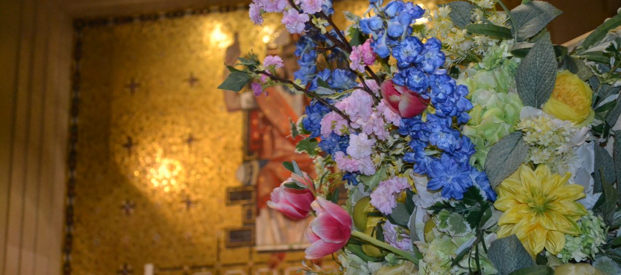 Christ is Risen! (CT Photo/ Greg Hartman)