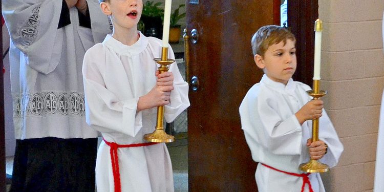 Acolytes enter St. Margaret St. John Parish for Rev. Craig Best Solemn Mass of Thanksgiving. (CT Photo/Greg Hartman)