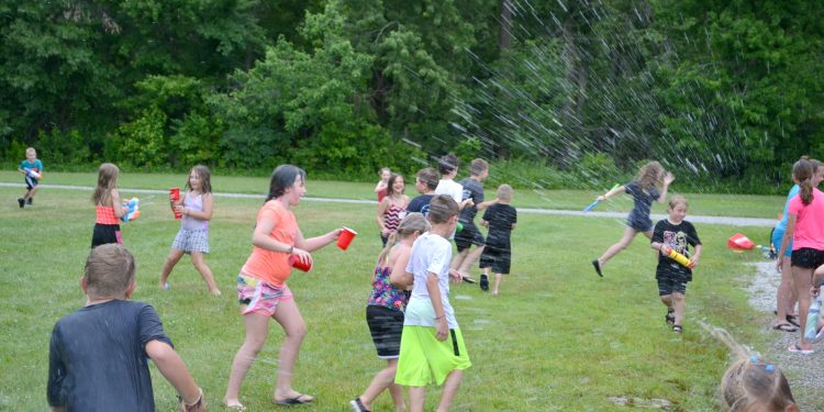 Chasing the day away at Totus Tuus at St Bernadette (CT Photo/Greg Hartman)