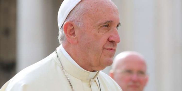 Pope Francis arrives in St. Peter's Square Sept. 21, 2016. Credit: Daniel Ibanez/CNA.