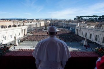 Pope Francis gives the Christmas "Urbi et Orbi" blessing Dec. 25, 2018. Credit: Vatican Media.