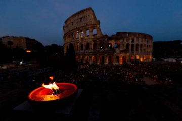 Crowds pray the Stations of the Cross at the Colosseum with Pope Francis on Good Friday 2019. Credit: Daniel Ibanez/CNA.