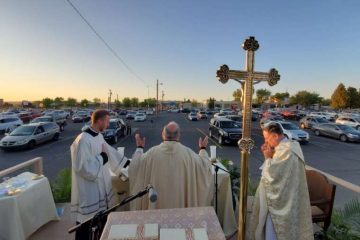 Bishop Peter Baldacchino celebrates Mass on Holy Thursday. Credit: David McNamara/Diocese of Las Cruces