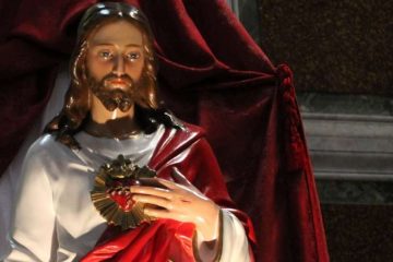 A statue of the Sacred Heart of Jesus inside the Basilica of the Sacred Heart of Jesus in Rome, Italy. June 9, 2015. Credit: Bohumil Petrik/CNA