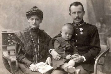 St. John Paul II’s father, Karol Wojtyła, and mother, Emilia, with their eldest son, Edmund. Credit: Archidiecezja Krakowska.