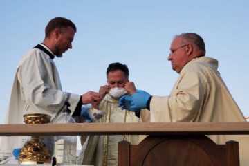 Bishop Peter Baldacchino celebrates Mass on Holy Thursday. Credit: David McNamara/Diocese of Las Cruces